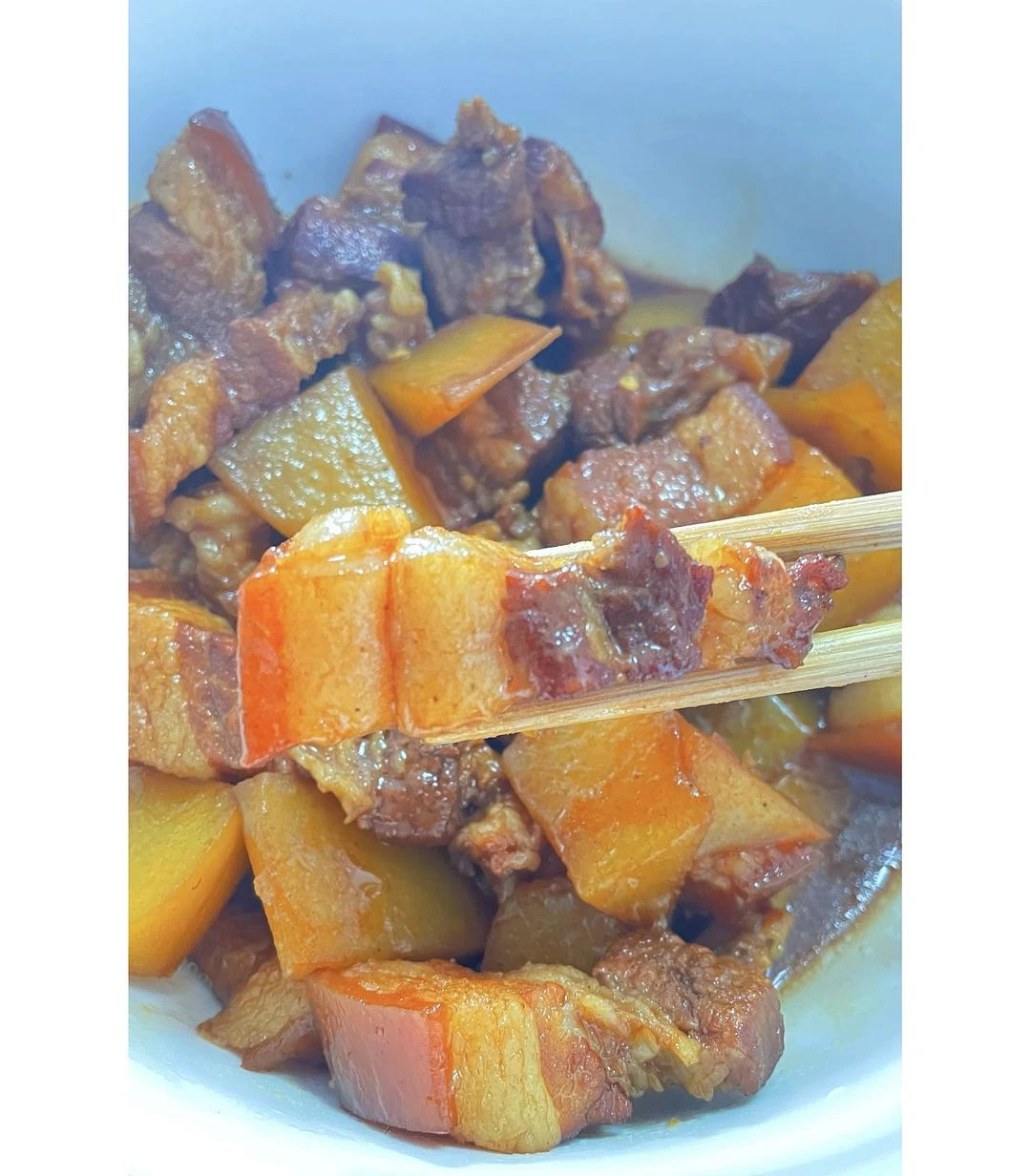 首次做红烧肉以失败告终（没有入味）
少了大葱和桂 - 图2