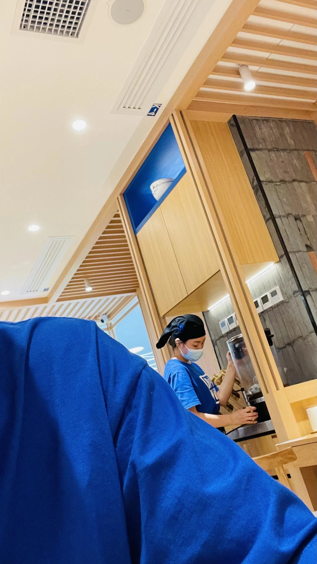 今天跟马记永的店员撞衫了🥲 - 图1