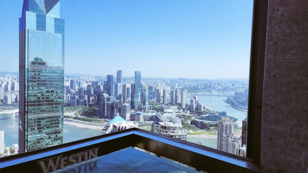 重庆威斯汀这个视角
像极了御景半岛看三馆一厅 - 图1