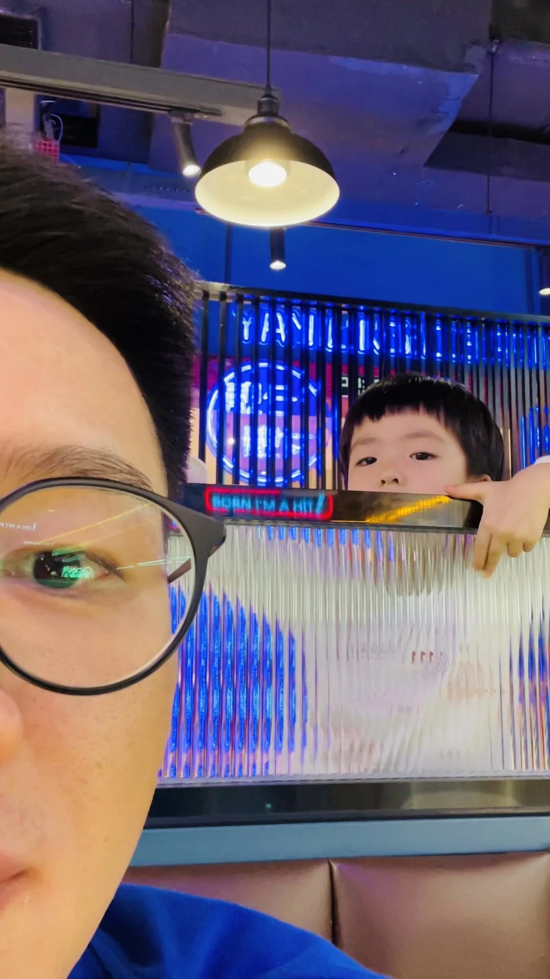 小屁孩：就喜欢你看不惯我又干不掉我的样子 - 图1