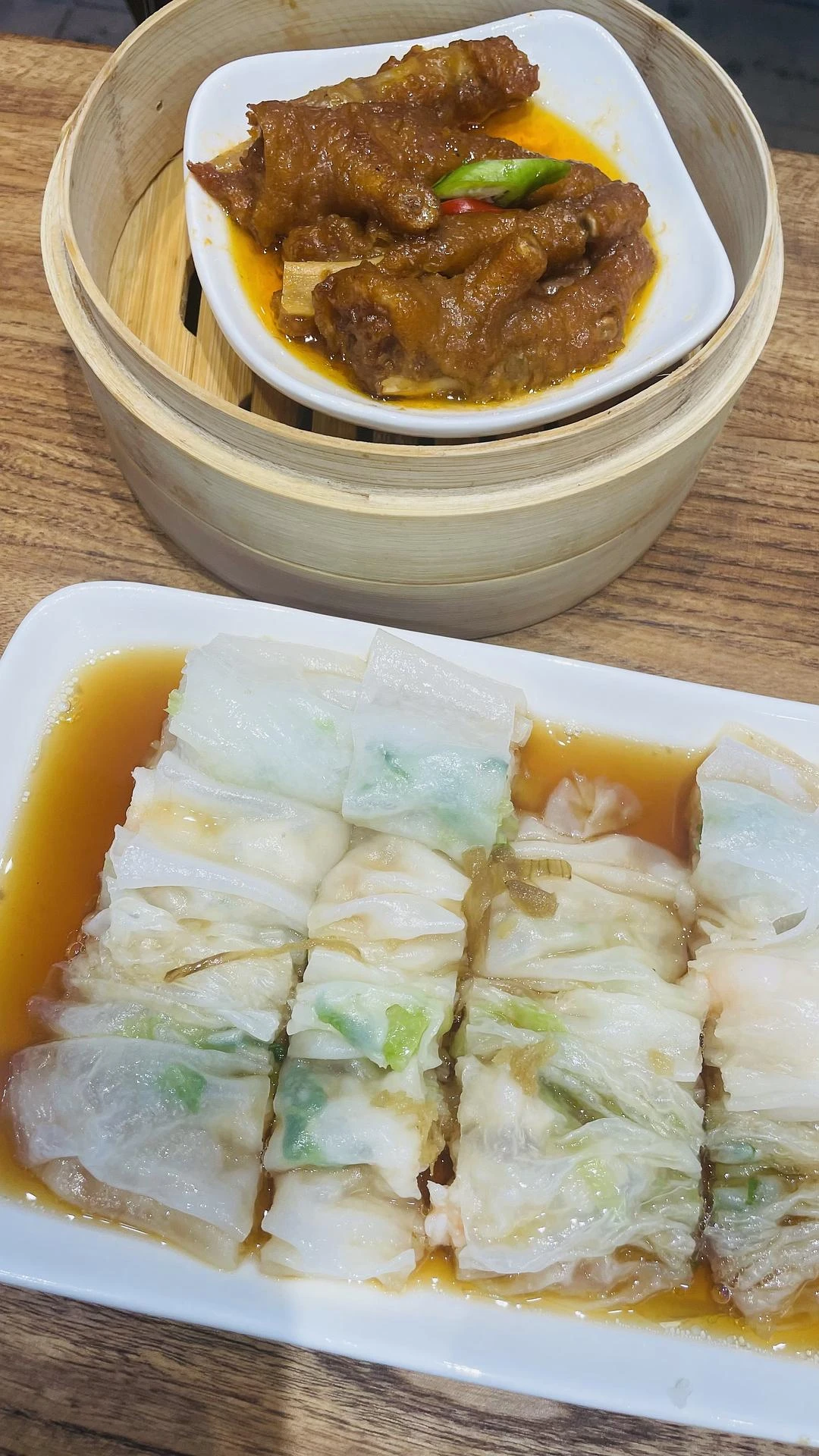 晚餐选择吃肠粉
足以见得我是有多想去广州吃一顿早 - 图1