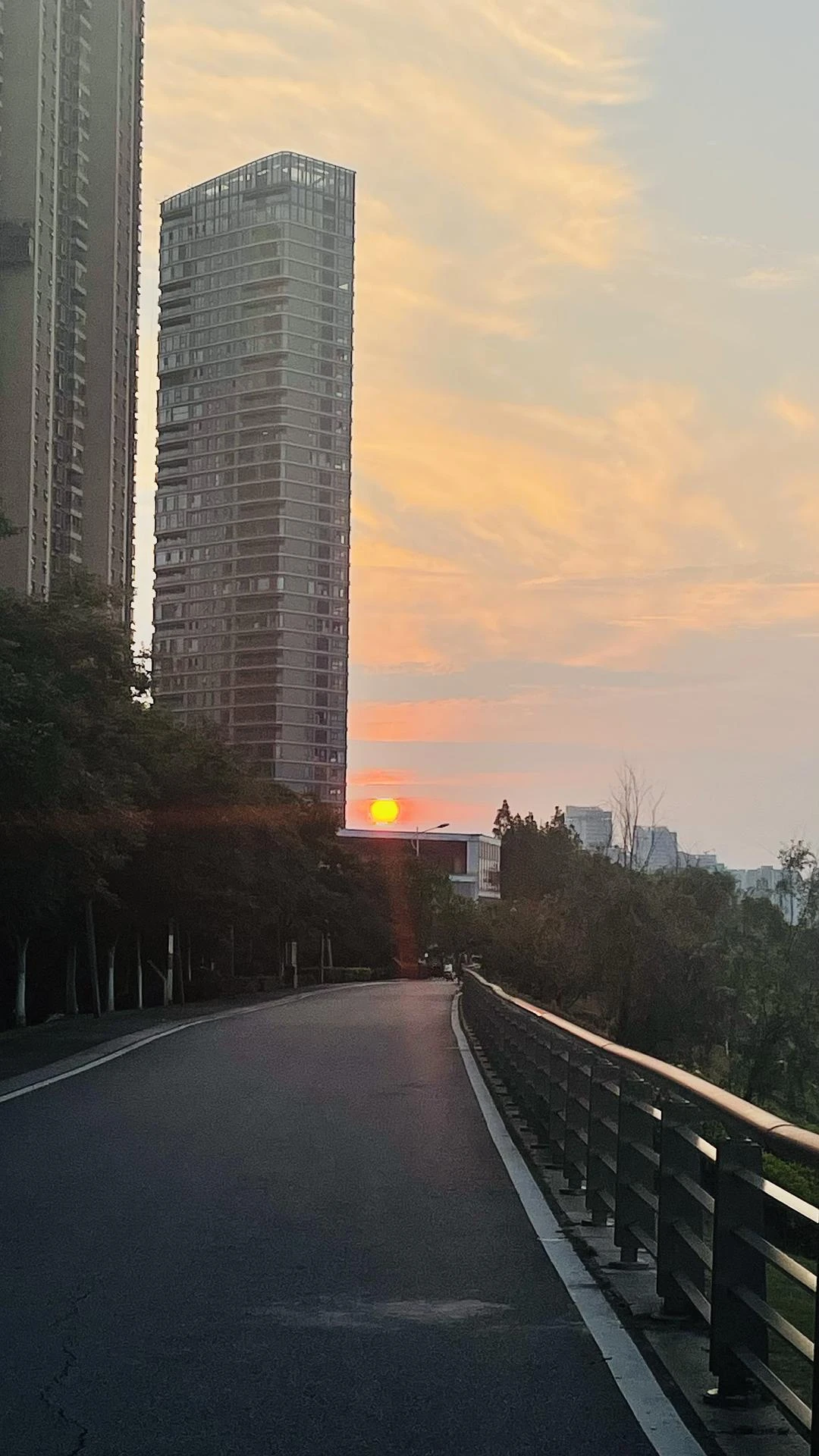 捕捉下班后的夕阳🌇 - 图1