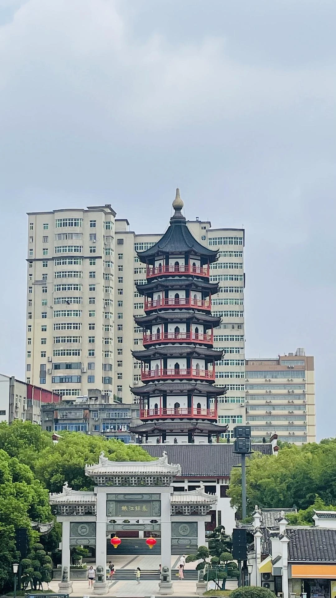 当去到一座陌生的城市游玩，我一般会探索这几个地方 - 图1