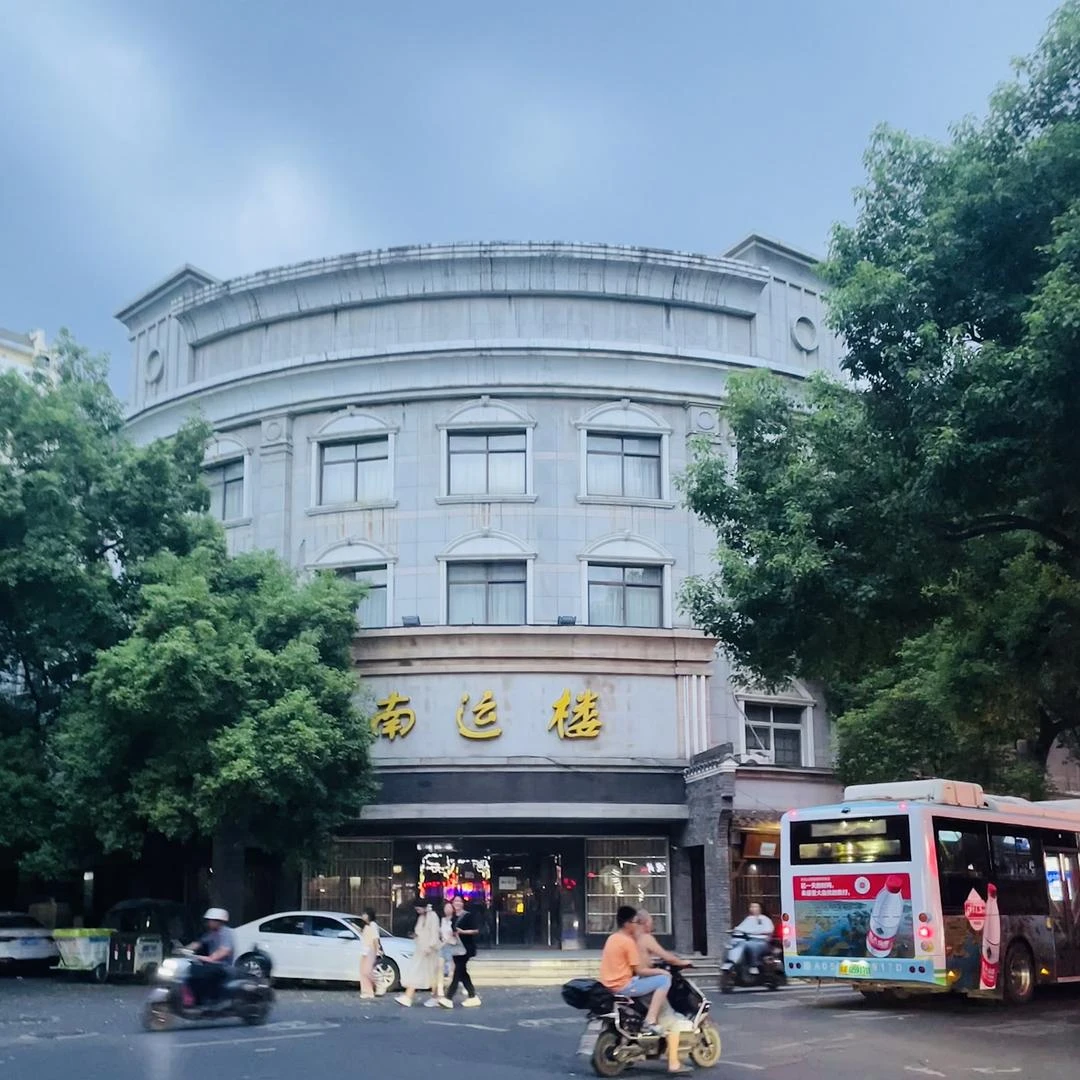 当去到一座陌生的城市游玩，我一般会探索这几个地方 - 图3