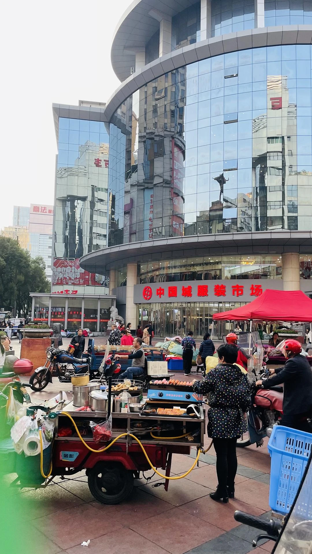 株洲服饰批发市场这片区域，有一种让我误入了深圳华 - 图1