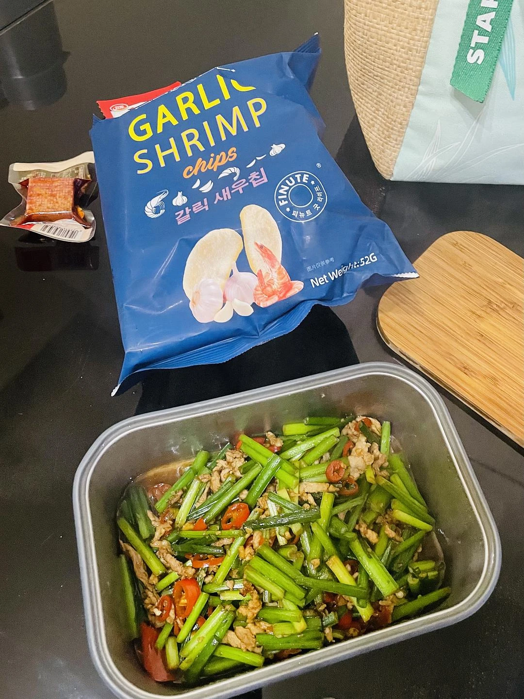 忘记买菜了，晚饭没菜下饭，在家煮好饭，提上便当盒 - 图1