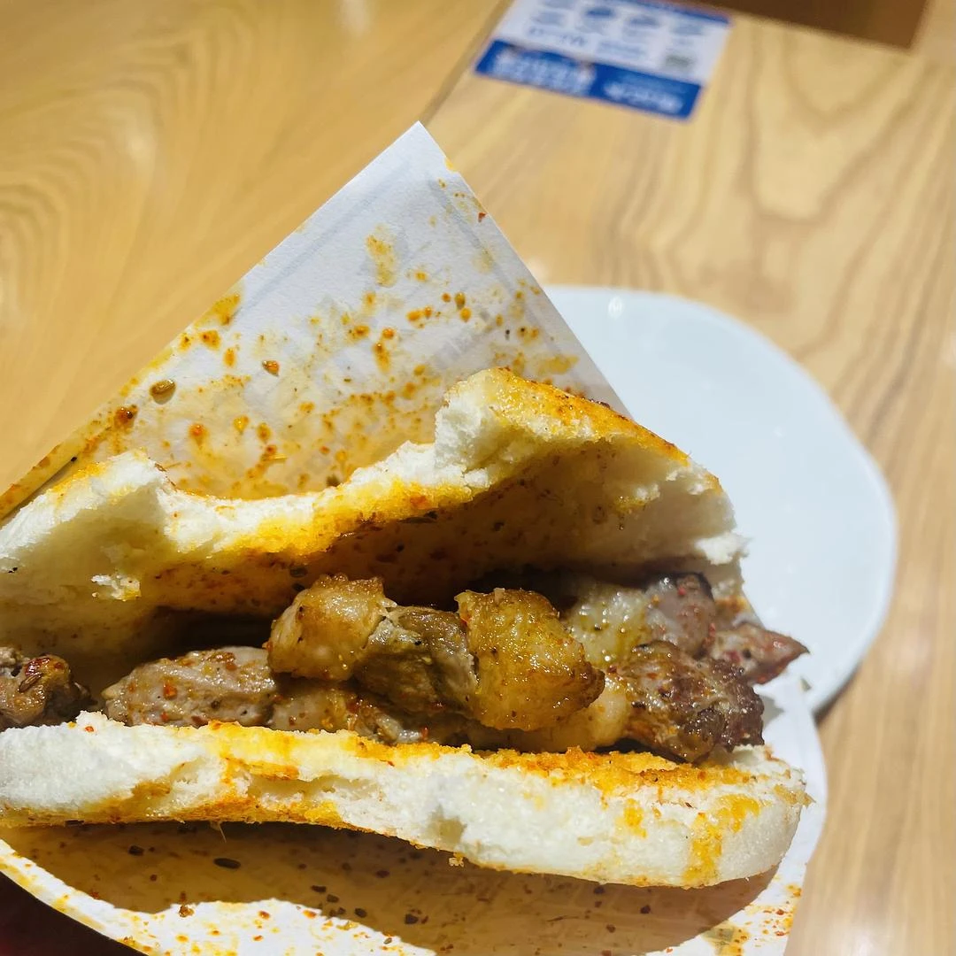 19块一个的肉夹馍果然好吃一些😋 - 图1