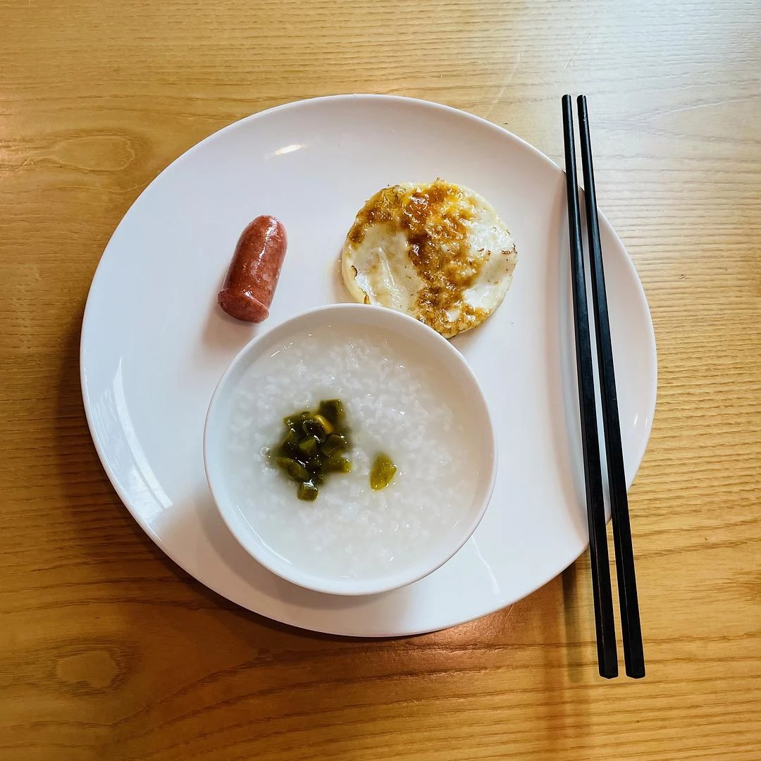 清汤寡水牌早餐 - 图1