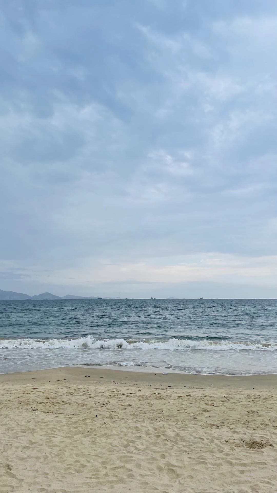 又回到海边散步了🚶
下一站想去潮汕
#
在海边 - 图2