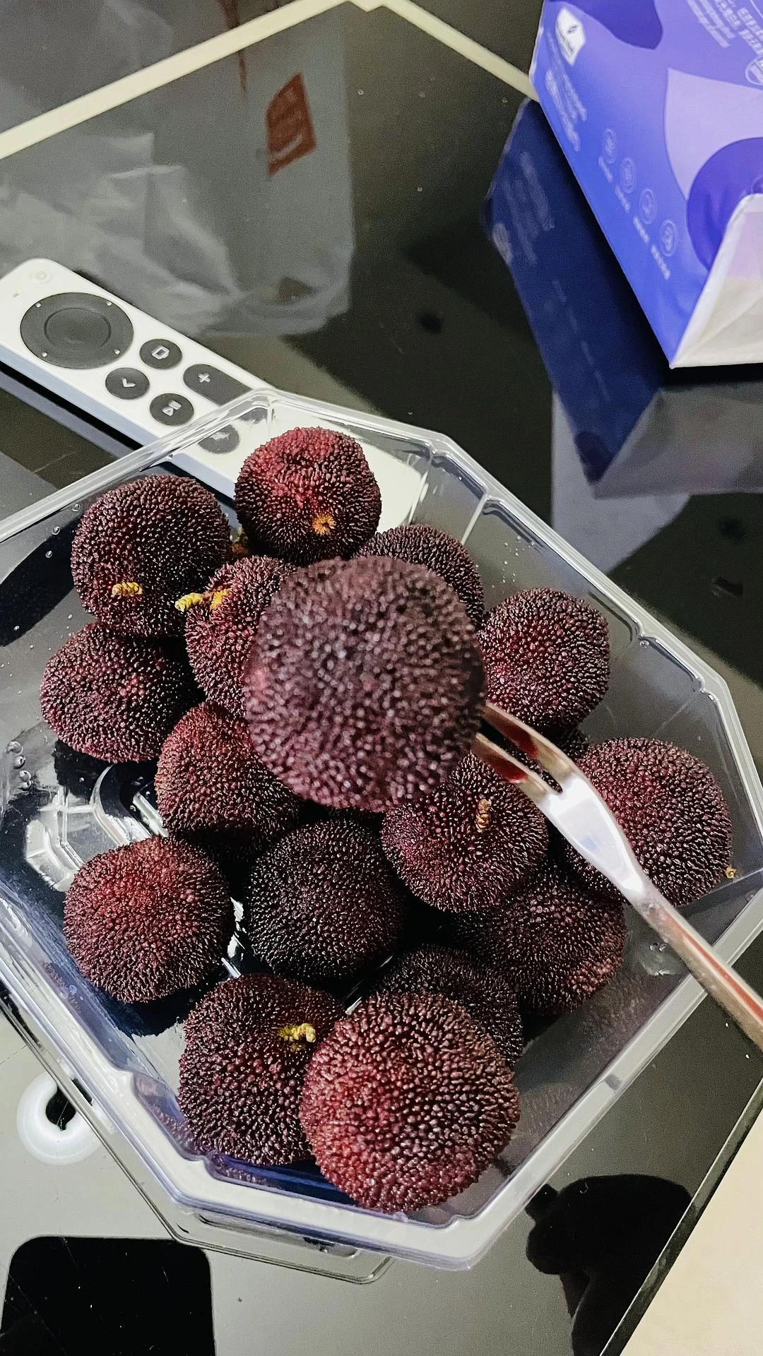 没到季节就上市的水果，味同嚼蜡，即不甜也不酸 - 图1