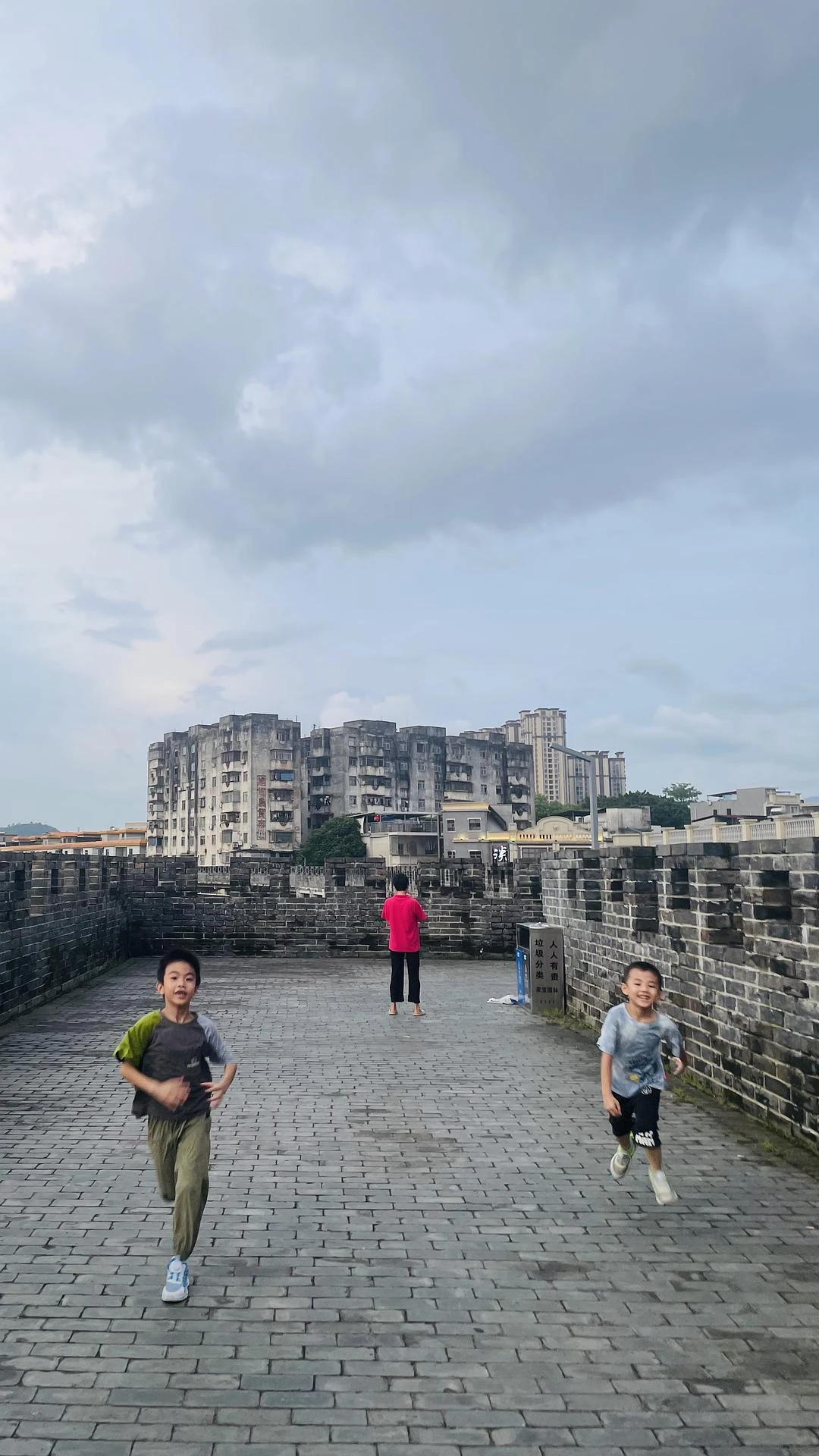 逛一下古城区 - 图1