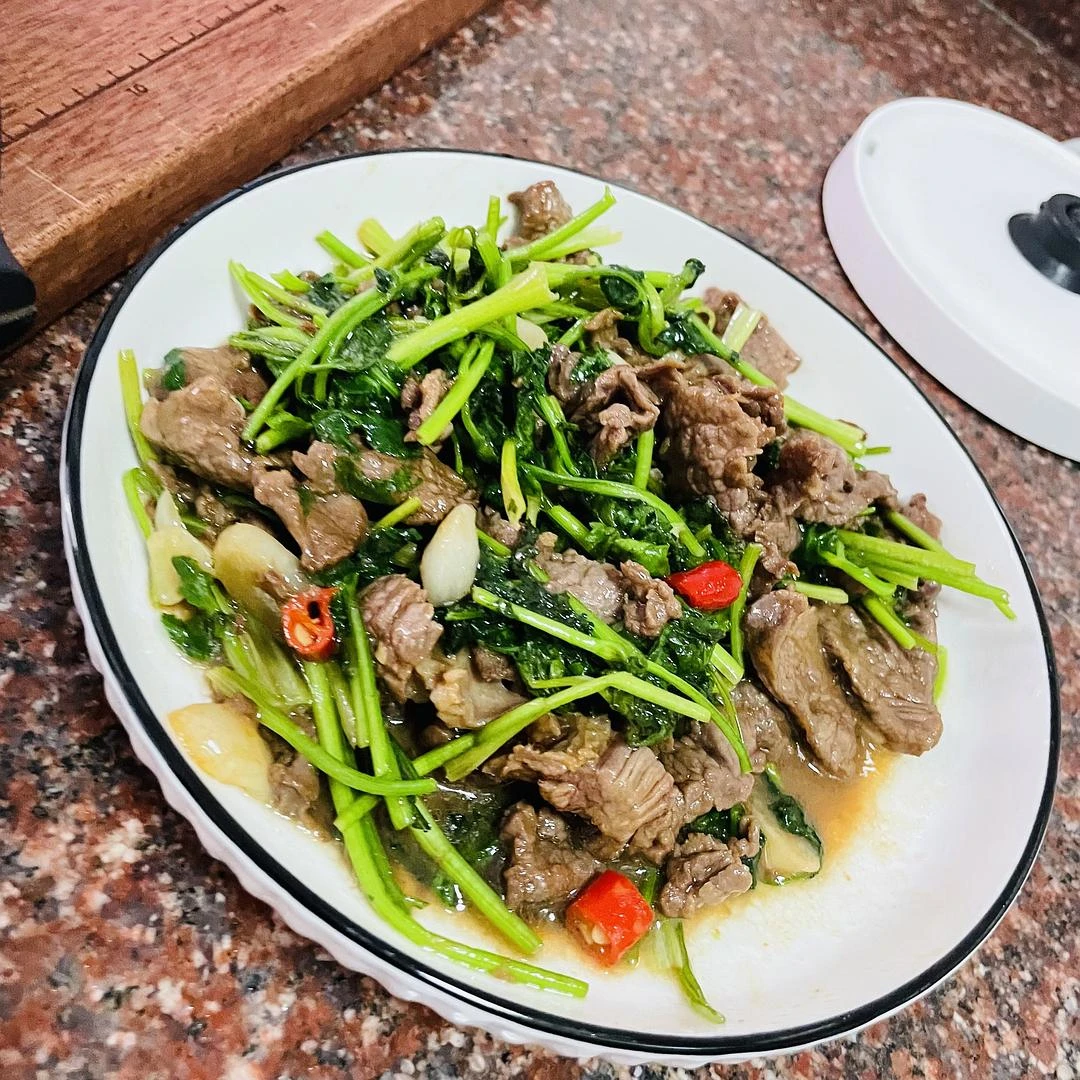 嘎嘎香的香菜牛肉
#
做饭这么好的事
# - 图1
