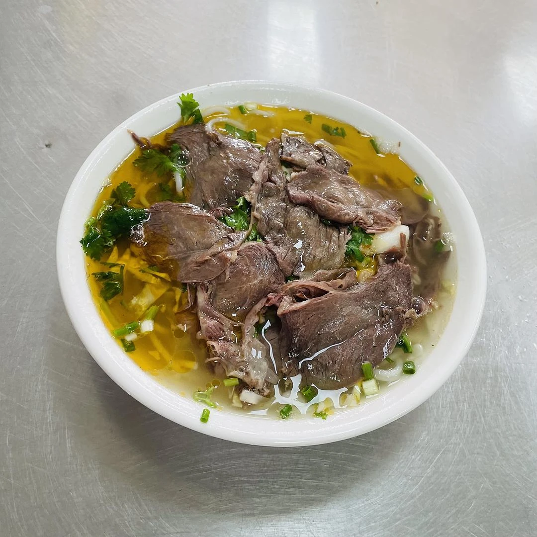 10块钱一碗的羊肉粉，看起来麻麻哋，我以为会很难 - 图1