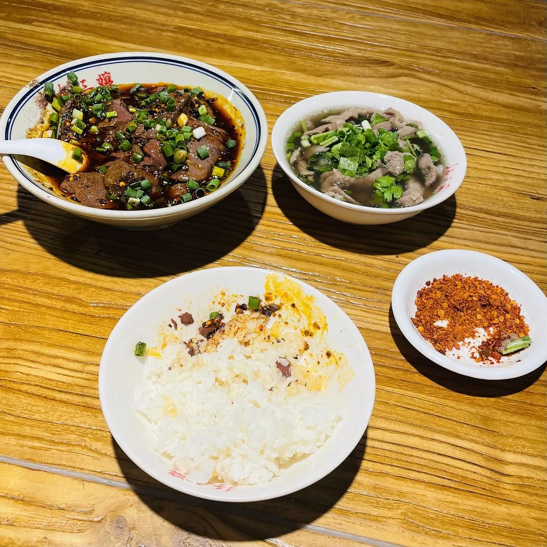 8.8一份的西米露➕15.9的血旺牛肉，乐山的物 - 图2