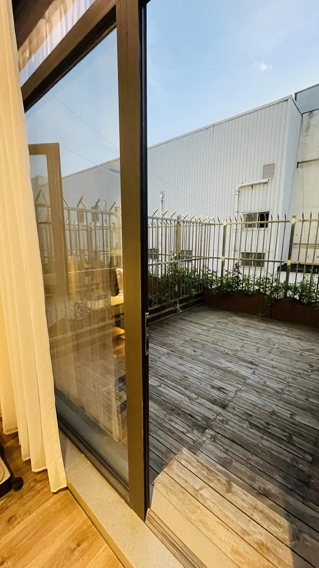办理入住时，刚好酒店经理也在前台，可能看到我的常 - 图1