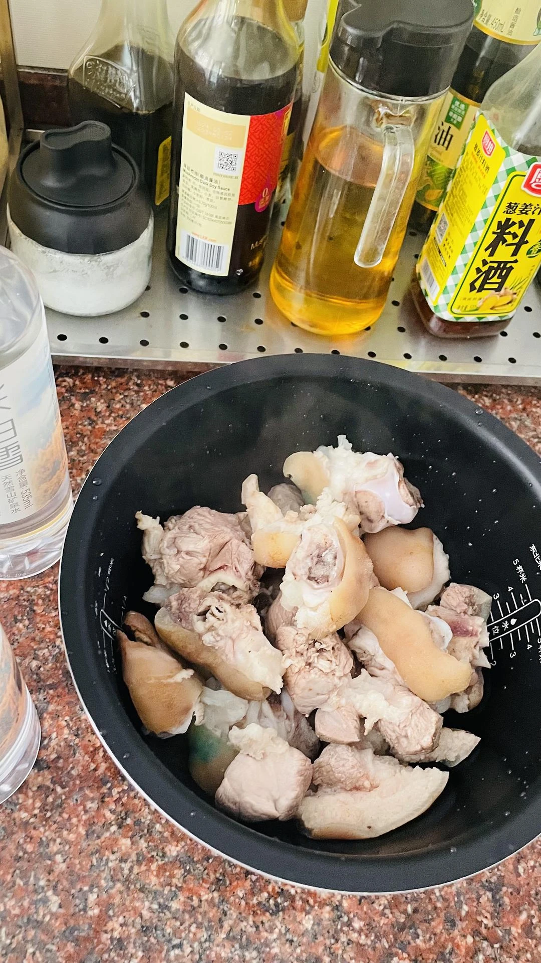今天挑战炖猪蹄 - 图1