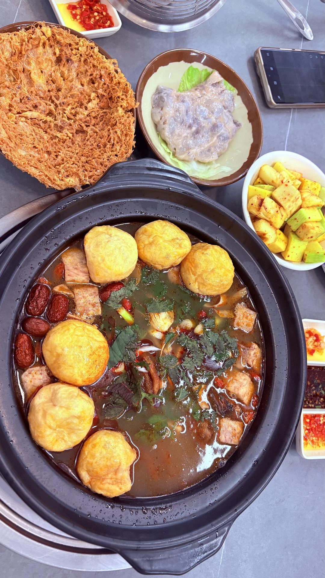 柳州的螺蛳粉，是真的能看到螺蛳 - 图1