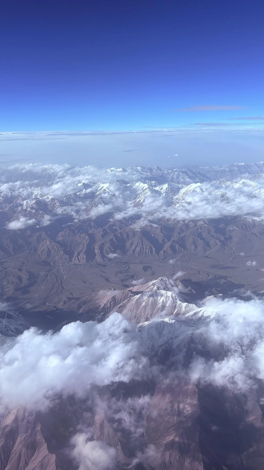 山顶终年积雪的祁连山脉 - 图1