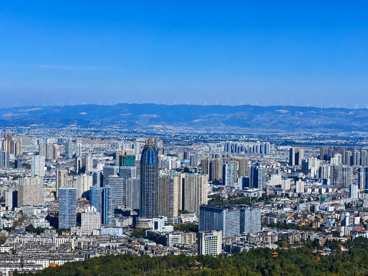 曲靖城区全景