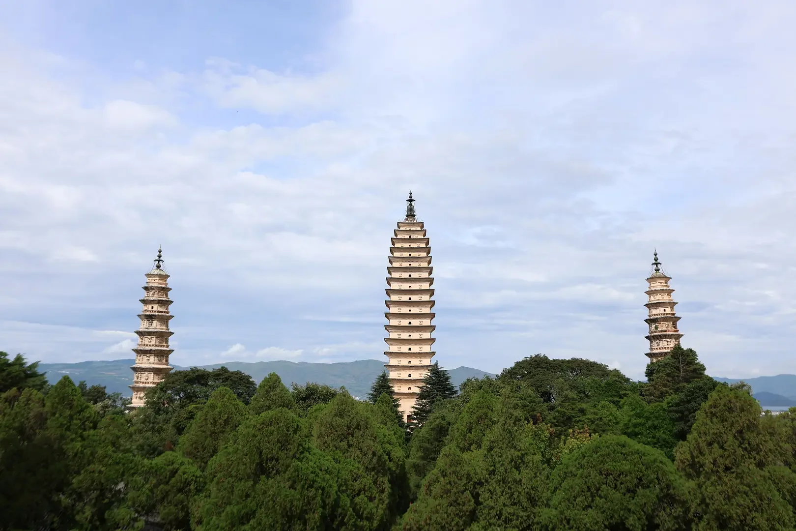 大理崇圣寺三塔